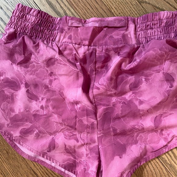 Zella hot pink athletic 3 inch short size M - Picture 4 of 4